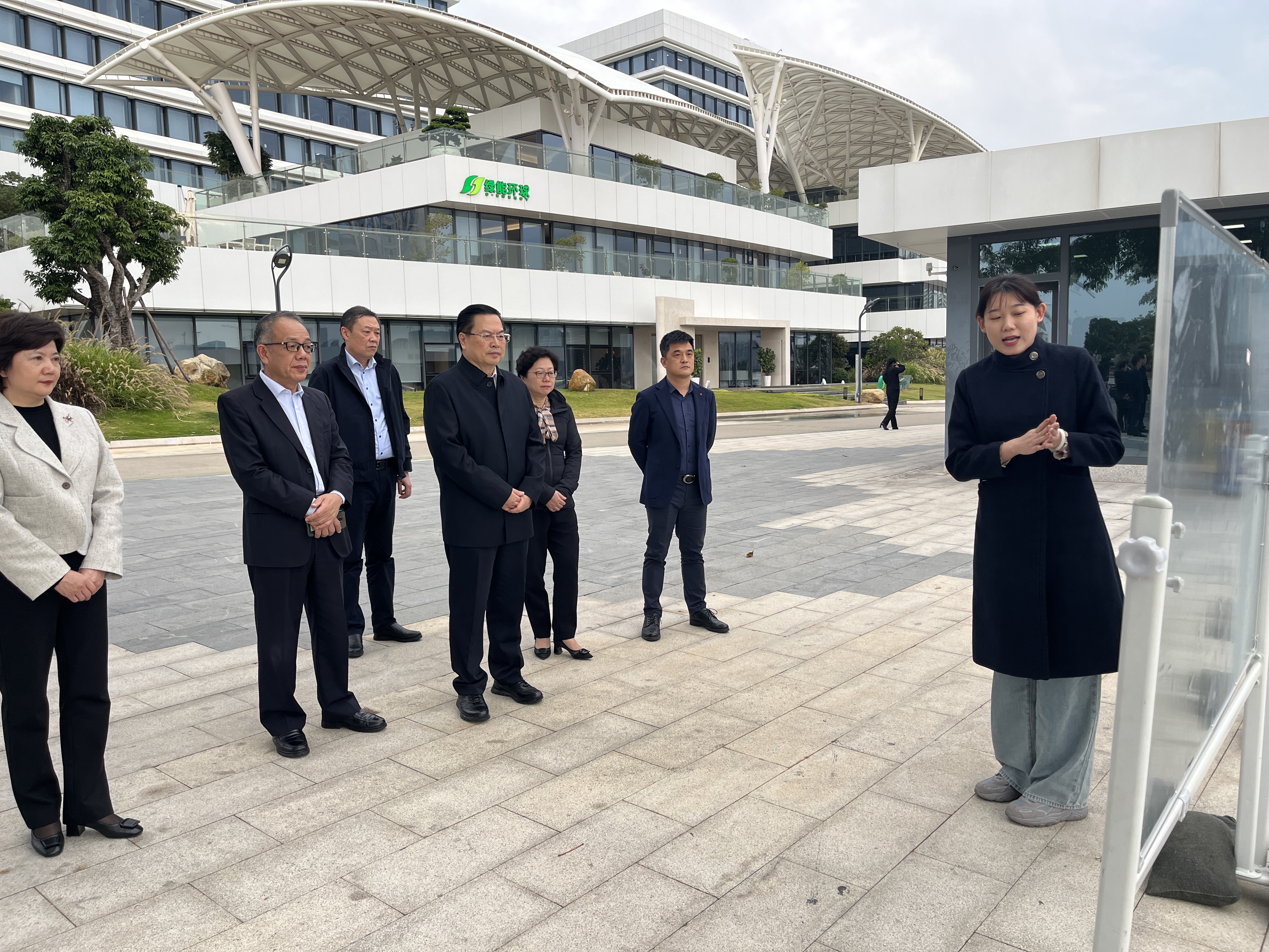 1207【路桥城发公司】中国侨联领导到五缘湾游艇港考察调研1.jpg